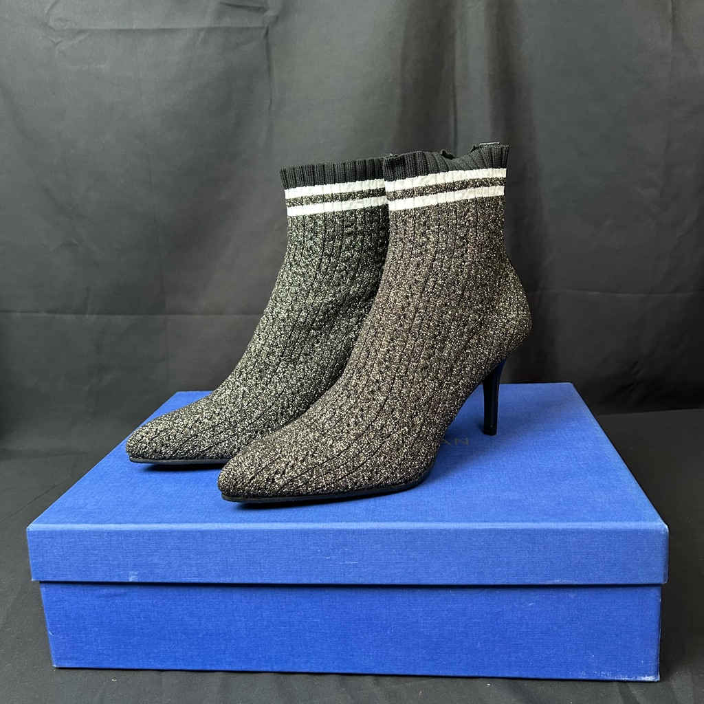 Nwt Stuart Weitzman’s Waverly Golden Sock Booties. Size 9m Gold Silver Metallic